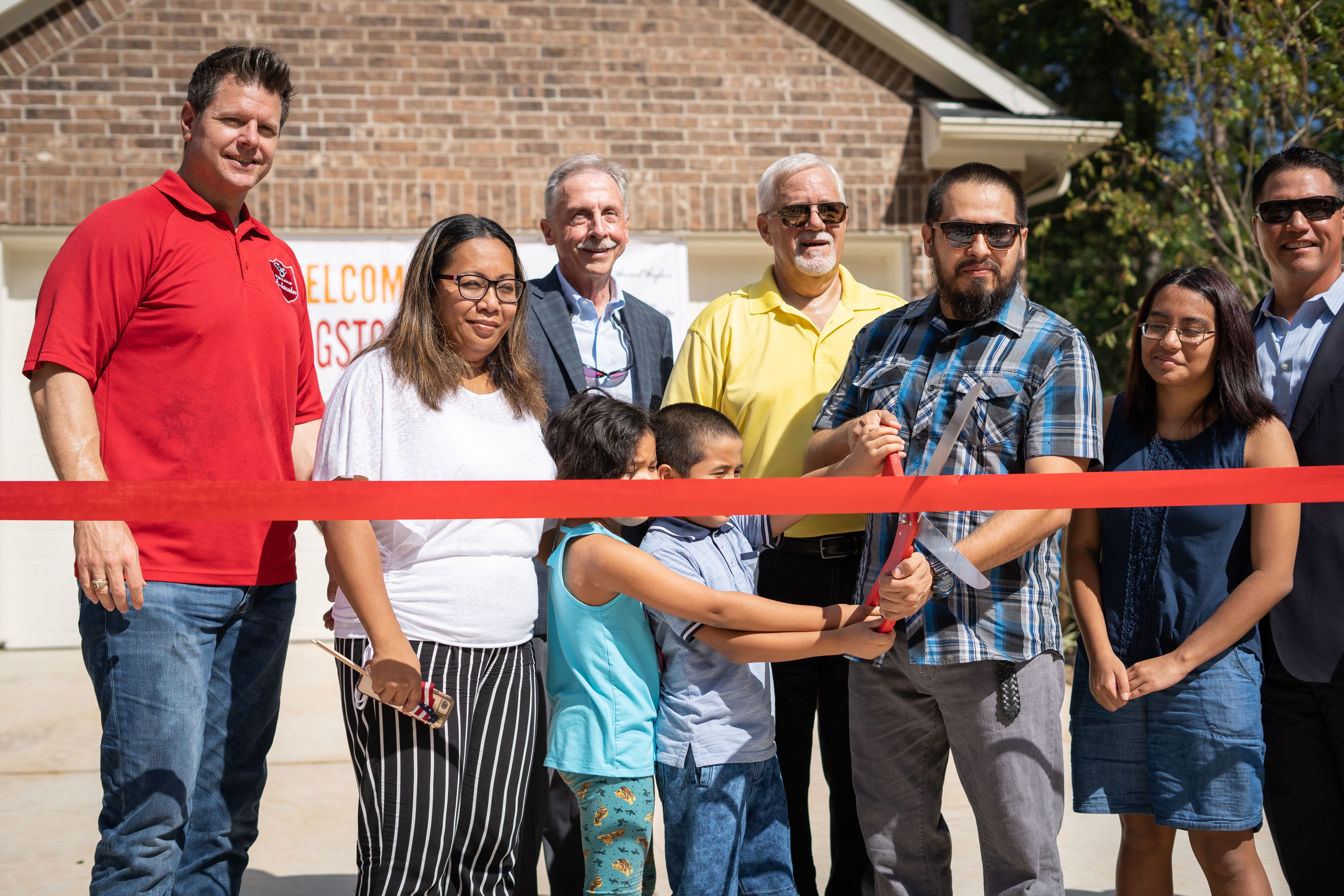 Sengstock ribbon cutting